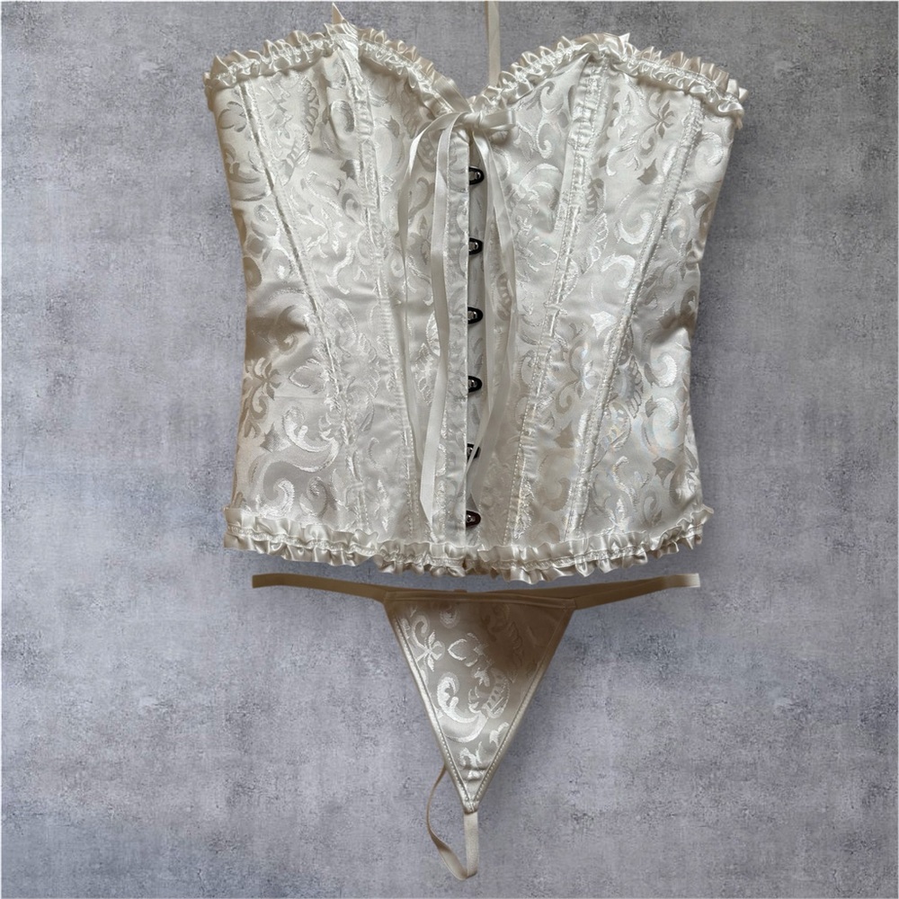 Two Pieces of Elegant White Corset Set
